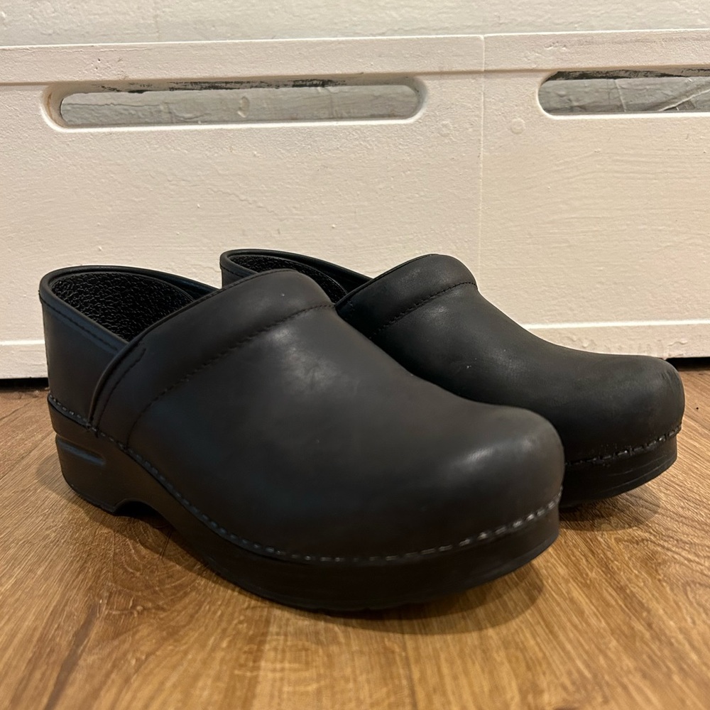 Matte Black Dansko Professional Clogs
